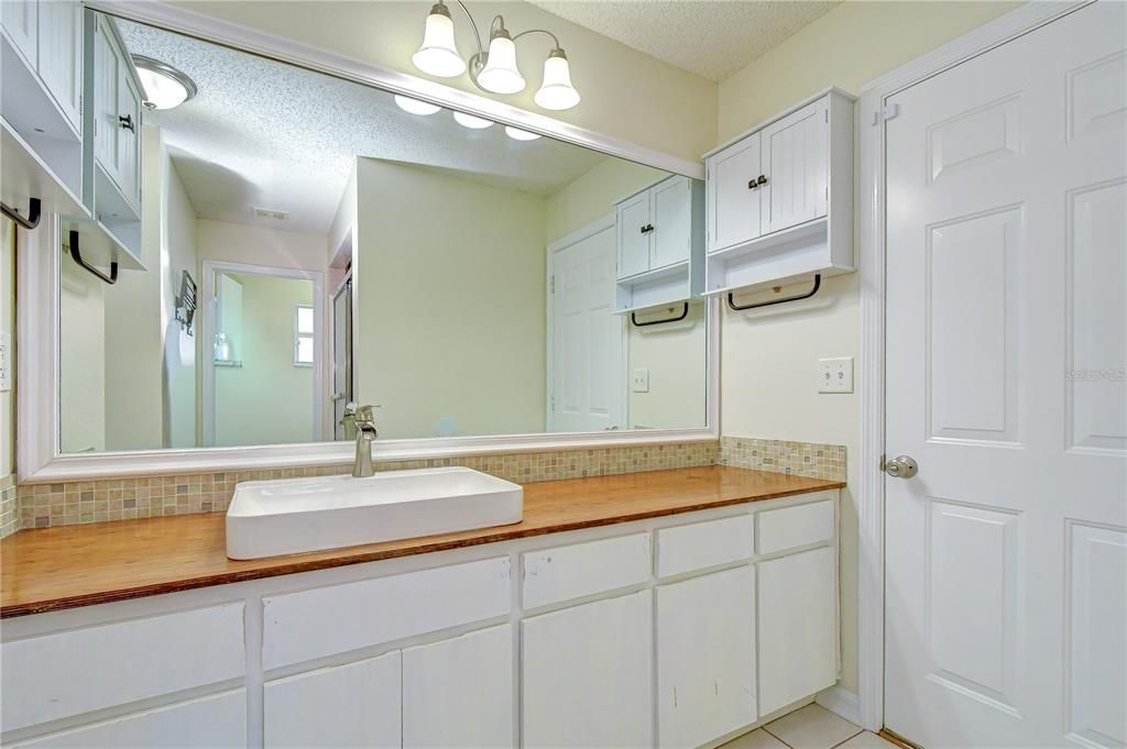For Rent: $3,700 (3 beds, 3 baths, 2008 Square Feet)
