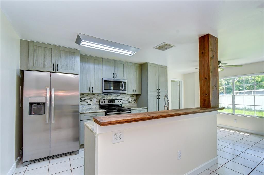 For Rent: $3,700 (3 beds, 3 baths, 2008 Square Feet)