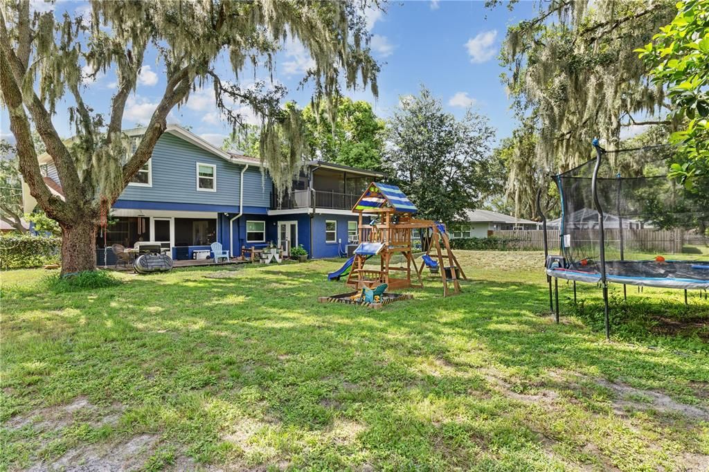 En Venta: $439,900 (4 camas, 3 baños, 2687 Pies cuadrados)