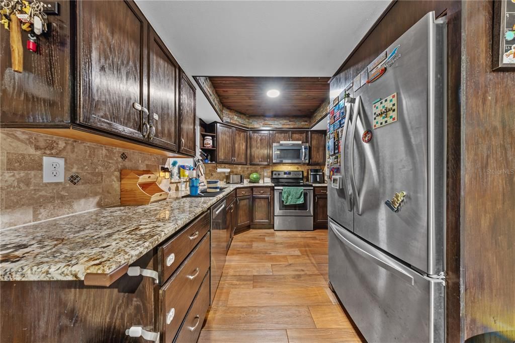 En Venta: $439,900 (4 camas, 3 baños, 2687 Pies cuadrados)