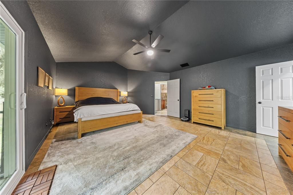 En Venta: $439,900 (4 camas, 3 baños, 2687 Pies cuadrados)
