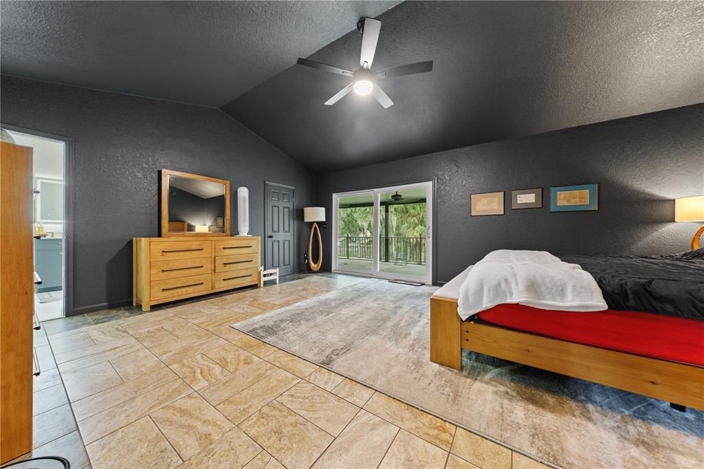 En Venta: $439,900 (4 camas, 3 baños, 2687 Pies cuadrados)