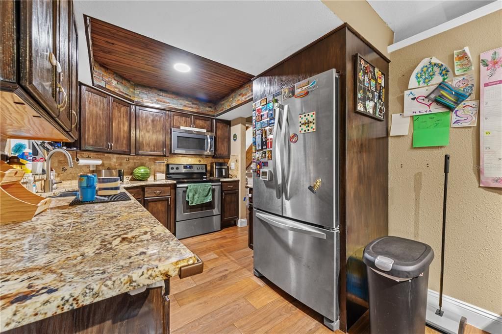 En Venta: $439,900 (4 camas, 3 baños, 2687 Pies cuadrados)