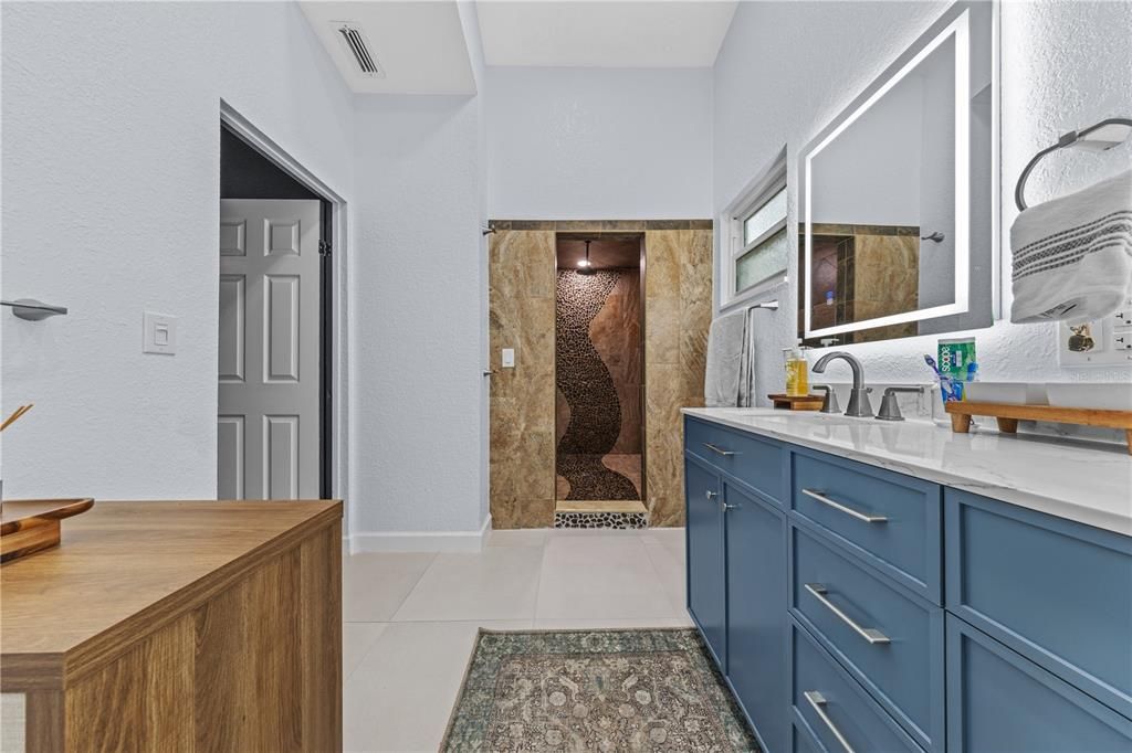 En Venta: $439,900 (4 camas, 3 baños, 2687 Pies cuadrados)