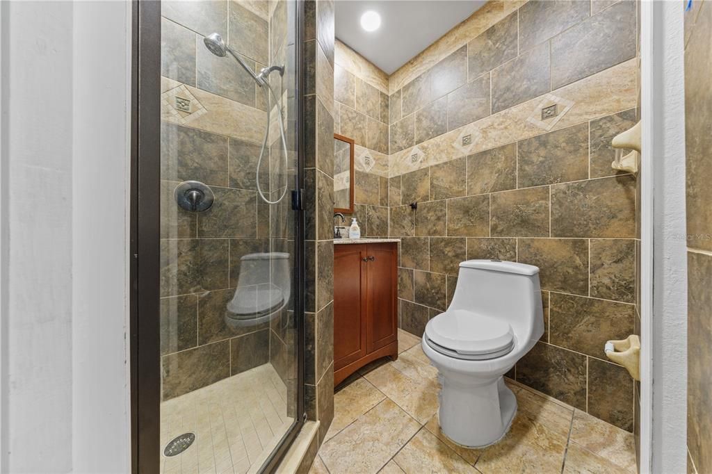 En Venta: $439,900 (4 camas, 3 baños, 2687 Pies cuadrados)