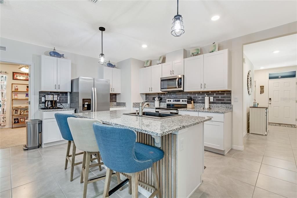 For Sale: $345,000 (3 beds, 2 baths, 1373 Square Feet)