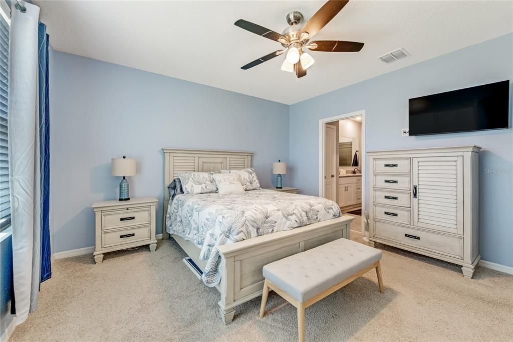 For Sale: $345,000 (3 beds, 2 baths, 1373 Square Feet)