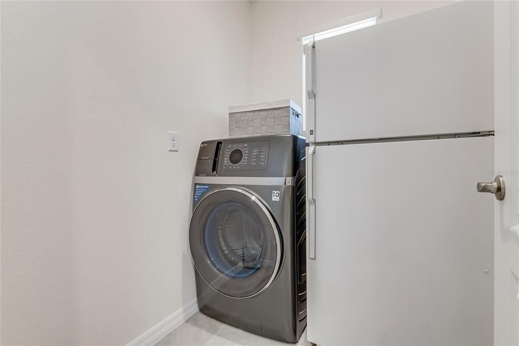 For Sale: $345,000 (3 beds, 2 baths, 1373 Square Feet)