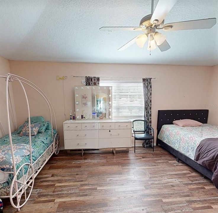 For Sale: $490,000 (5 beds, 3 baths, 2645 Square Feet)