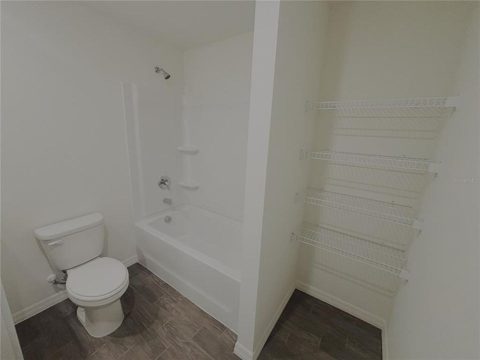 For Rent: $1,750 (3 beds, 2 baths, 1253 Square Feet)