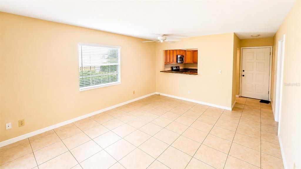 For Rent: $1,600 (2 beds, 1 baths, 1025 Square Feet)