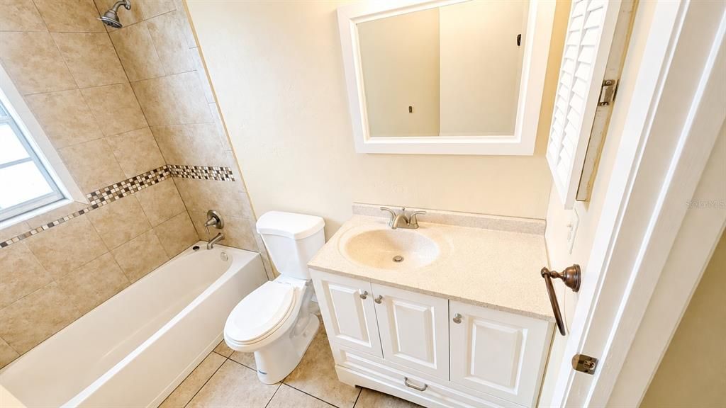 For Rent: $1,600 (2 beds, 1 baths, 1025 Square Feet)