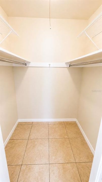 For Rent: $1,600 (2 beds, 1 baths, 1025 Square Feet)