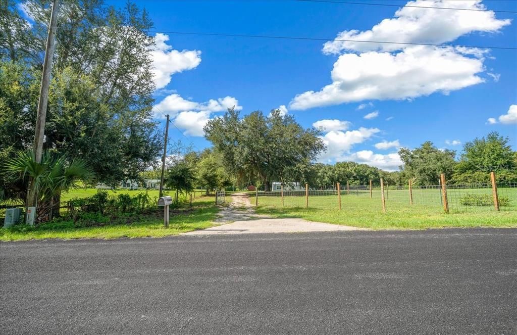 For Sale: $350,000 (3 beds, 2 baths, 1740 Square Feet)