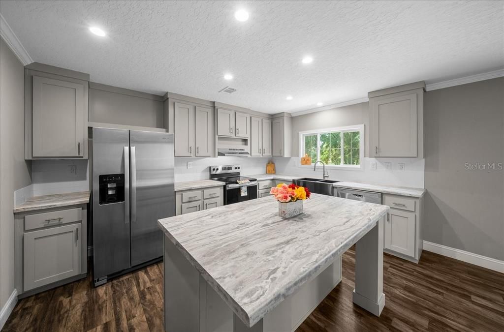 For Sale: $350,000 (3 beds, 2 baths, 1740 Square Feet)