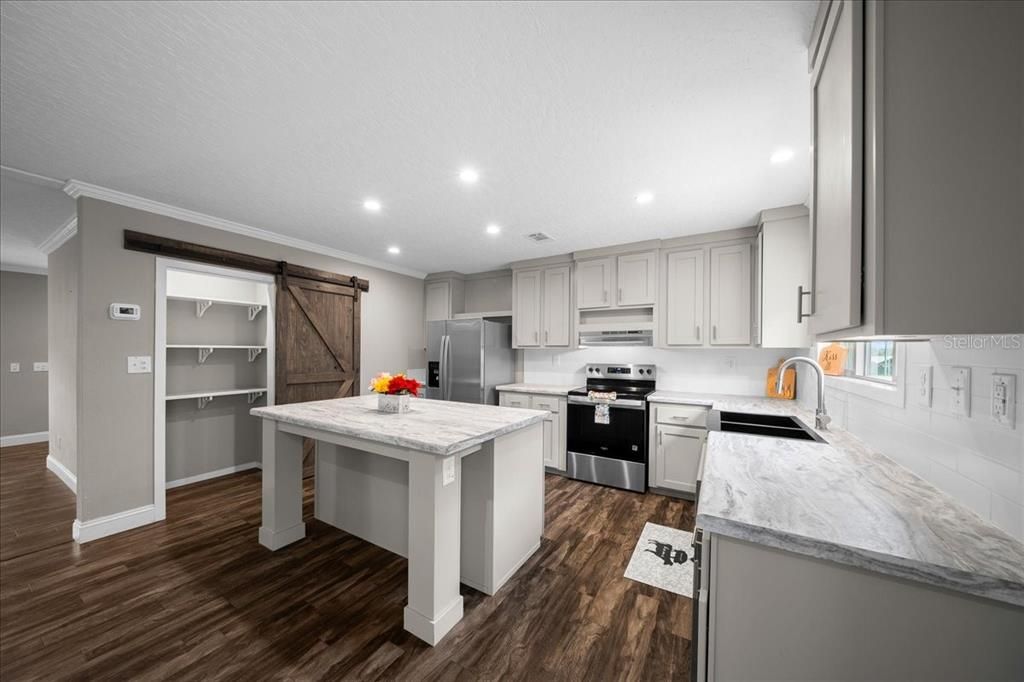 For Sale: $350,000 (3 beds, 2 baths, 1740 Square Feet)