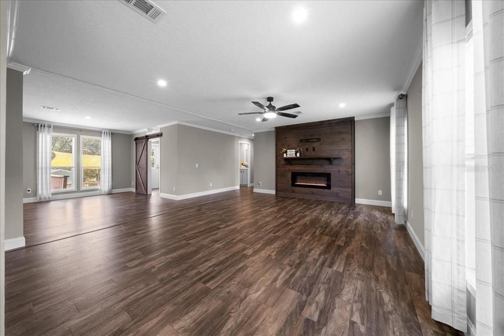 For Sale: $350,000 (3 beds, 2 baths, 1740 Square Feet)