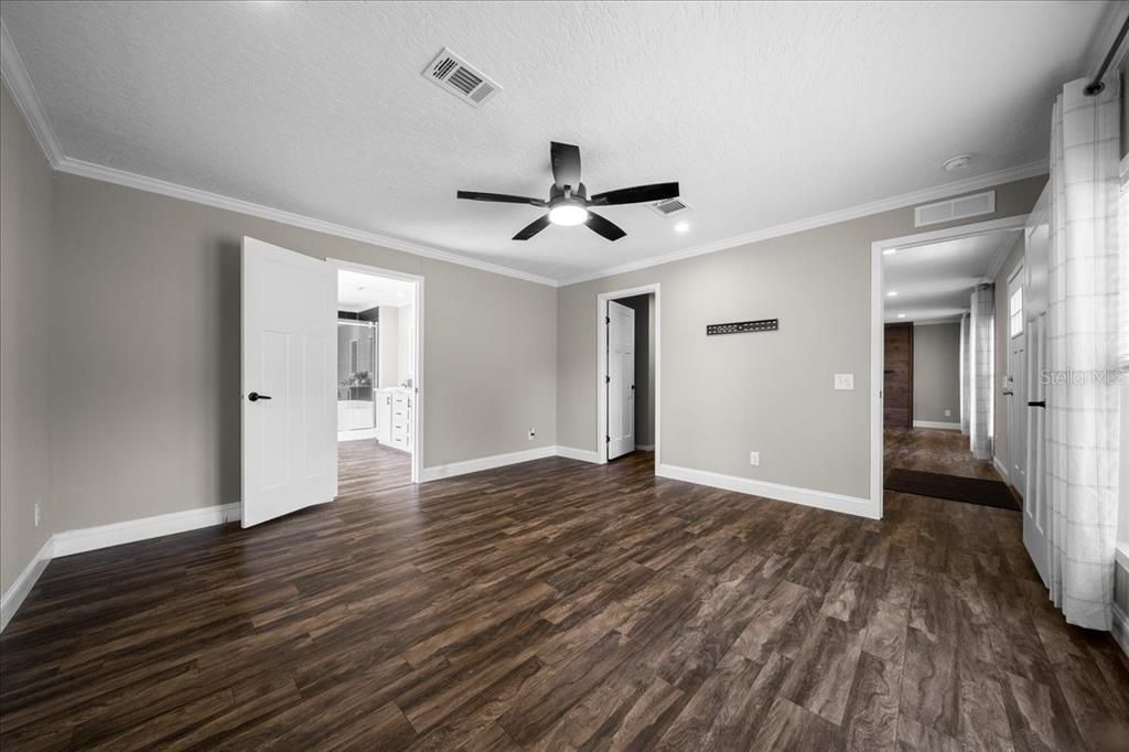 For Sale: $350,000 (3 beds, 2 baths, 1740 Square Feet)