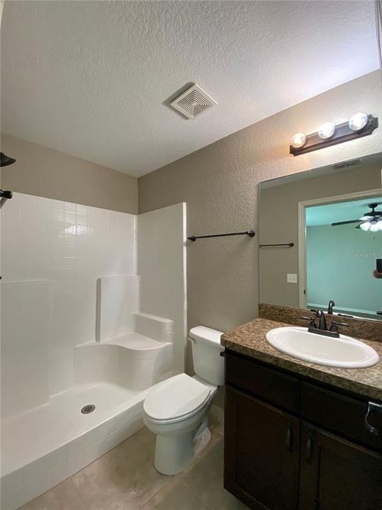 For Rent: $1,650 (3 beds, 2 baths, 1369 Square Feet)