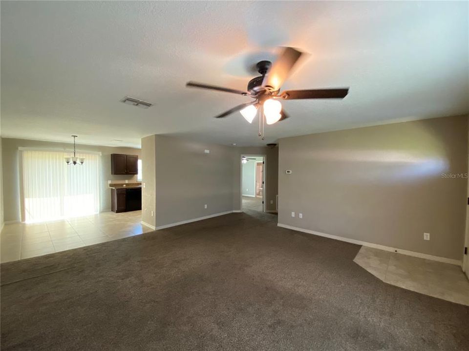 For Rent: $1,650 (3 beds, 2 baths, 1369 Square Feet)