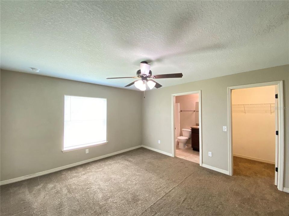 For Rent: $1,650 (3 beds, 2 baths, 1369 Square Feet)