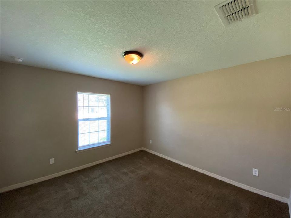 For Rent: $1,650 (3 beds, 2 baths, 1369 Square Feet)