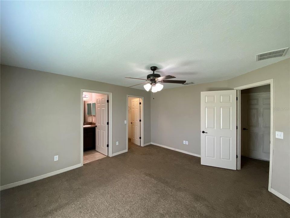 For Rent: $1,650 (3 beds, 2 baths, 1369 Square Feet)