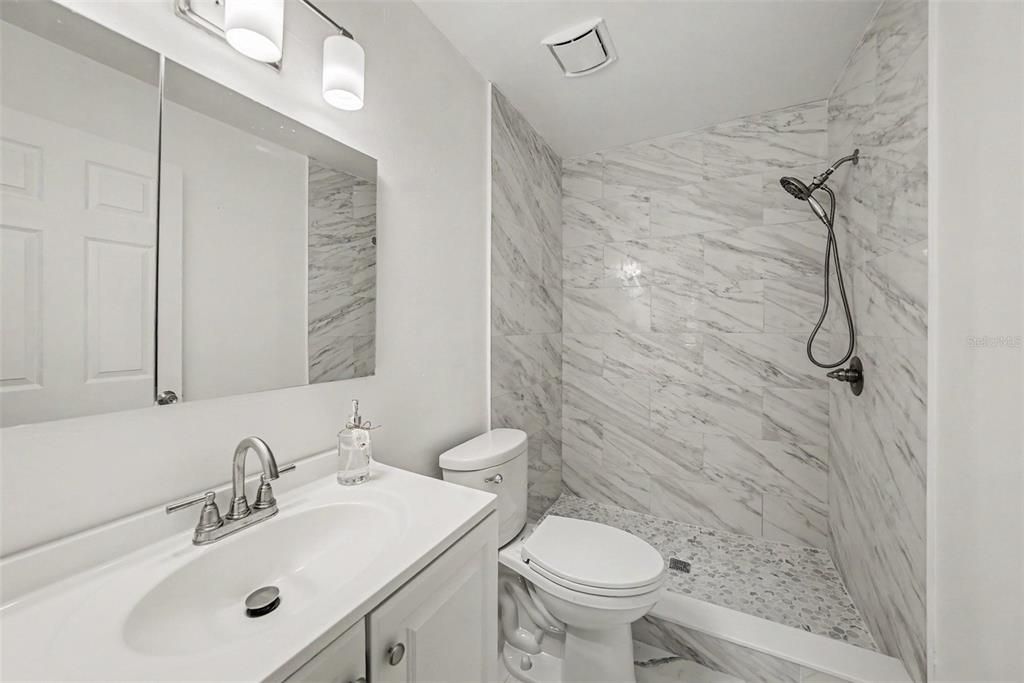 На продажу: $399,900 (3 спален, 2 ванн, 1189 Квадратных фут)