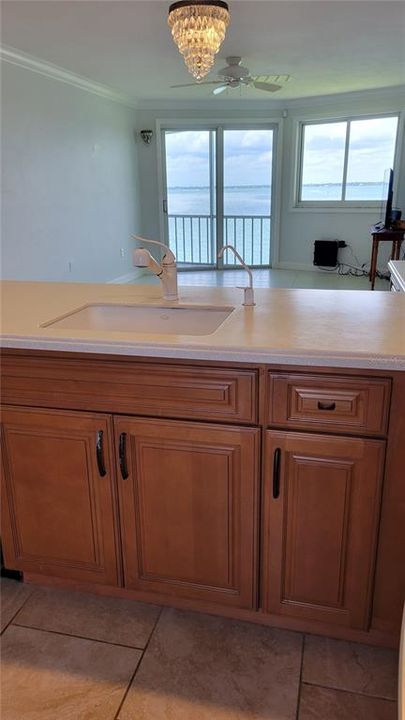 For Rent: $2,300 (2 beds, 2 baths, 882 Square Feet)