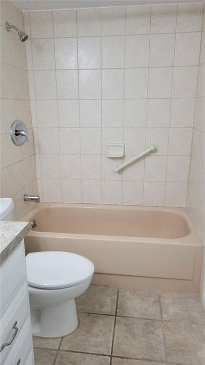 For Rent: $2,300 (2 beds, 2 baths, 882 Square Feet)