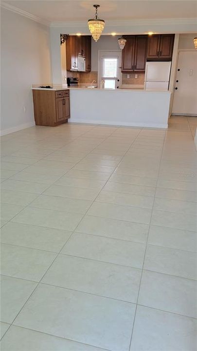 For Rent: $2,300 (2 beds, 2 baths, 882 Square Feet)
