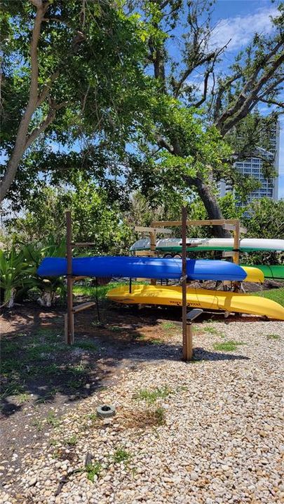 For Rent: $2,300 (2 beds, 2 baths, 882 Square Feet)