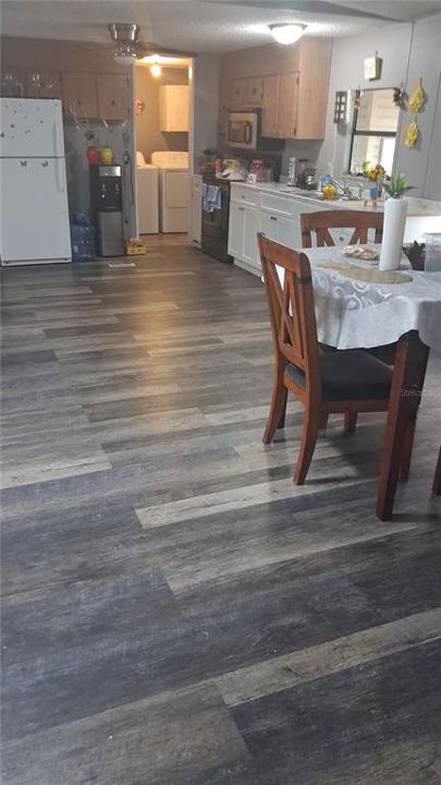 For Sale: $139,900 (3 beds, 2 baths, 1352 Square Feet)