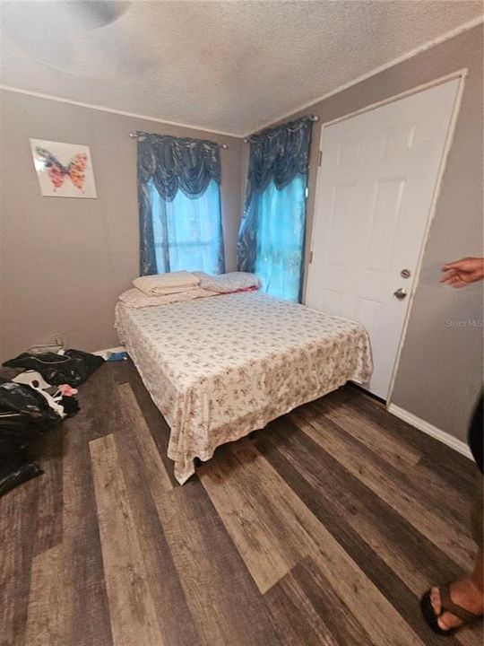 For Sale: $139,900 (3 beds, 2 baths, 1352 Square Feet)