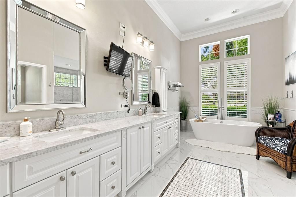 For Sale: $1,325,000 (4 beds, 3 baths, 4091 Square Feet)