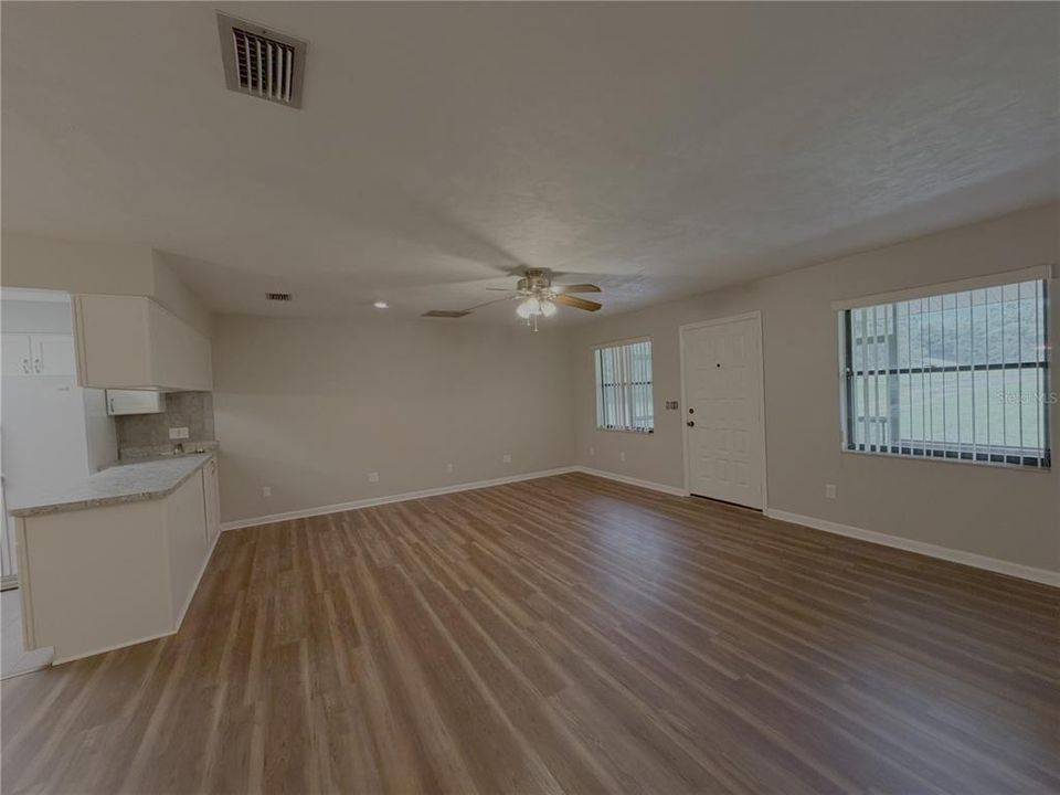 В аренду: $1,795 (2 спален, 2 ванн, 1243 Квадратных фут)