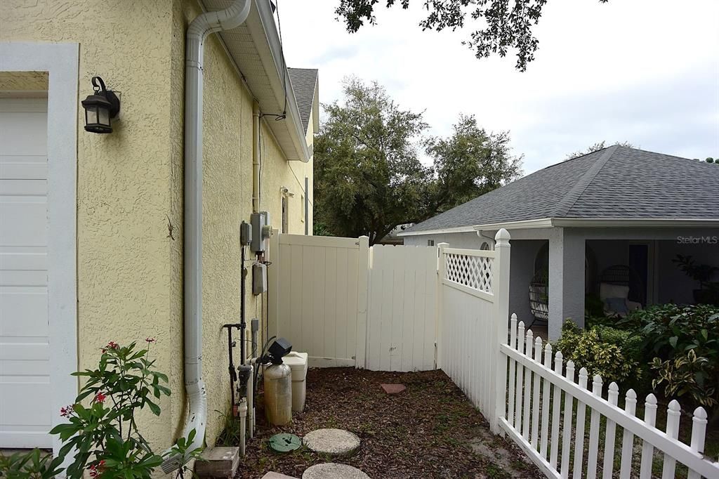 For Sale: $410,000 (3 beds, 2 baths, 1498 Square Feet)