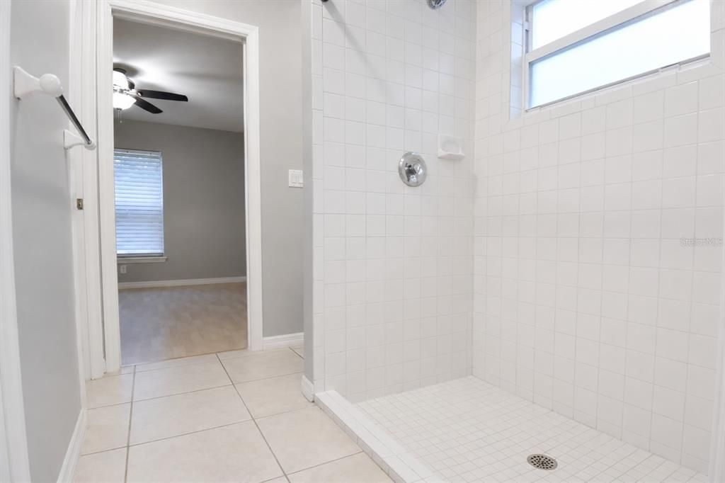 For Sale: $410,000 (3 beds, 2 baths, 1498 Square Feet)