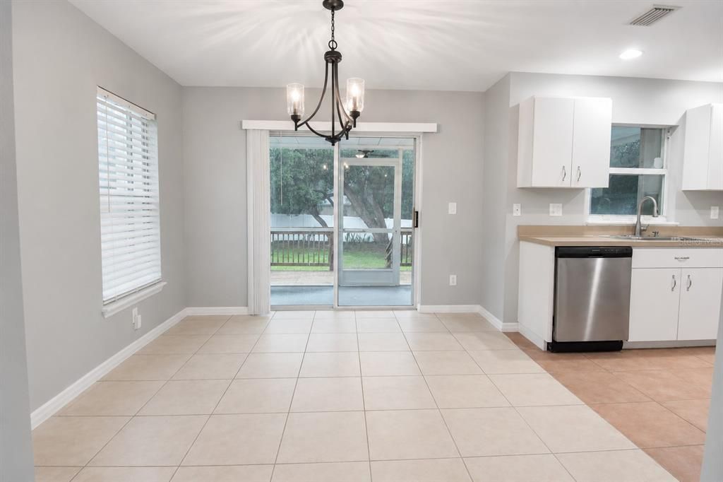 For Sale: $410,000 (3 beds, 2 baths, 1498 Square Feet)