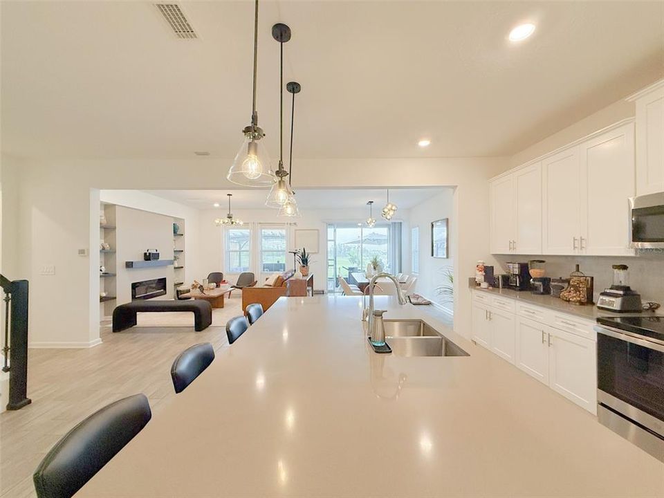 En Venta: $840,000 (4 camas, 3 baños, 3072 Pies cuadrados)