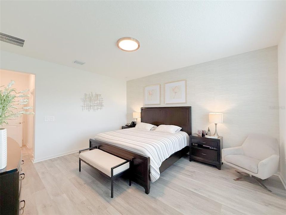 En Venta: $840,000 (4 camas, 3 baños, 3072 Pies cuadrados)