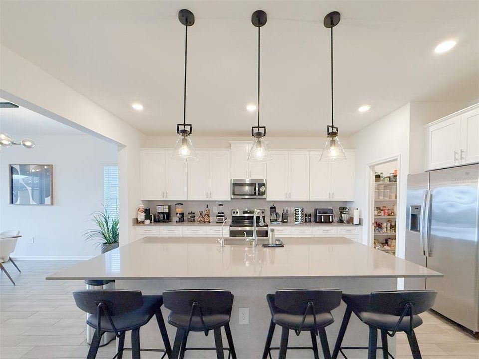 En Venta: $840,000 (4 camas, 3 baños, 3072 Pies cuadrados)