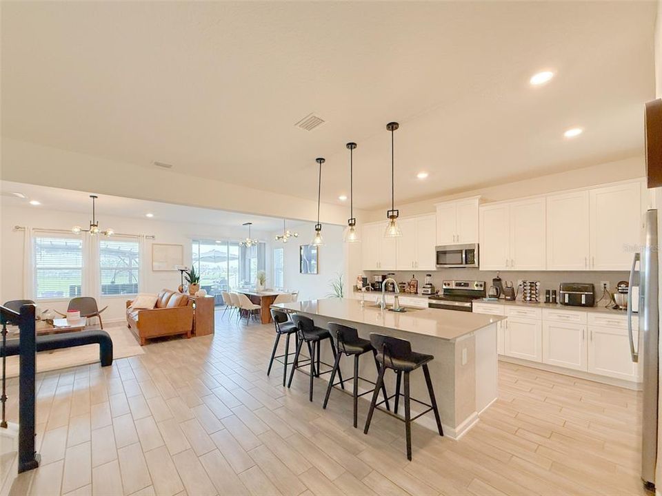 En Venta: $840,000 (4 camas, 3 baños, 3072 Pies cuadrados)