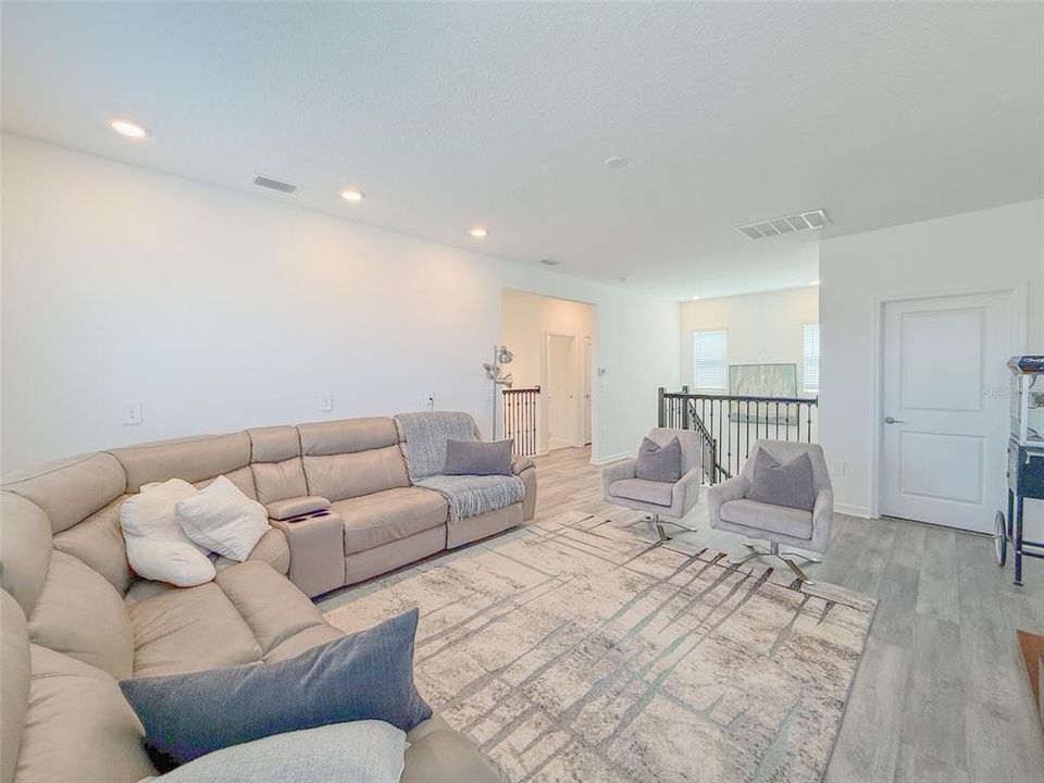 En Venta: $840,000 (4 camas, 3 baños, 3072 Pies cuadrados)