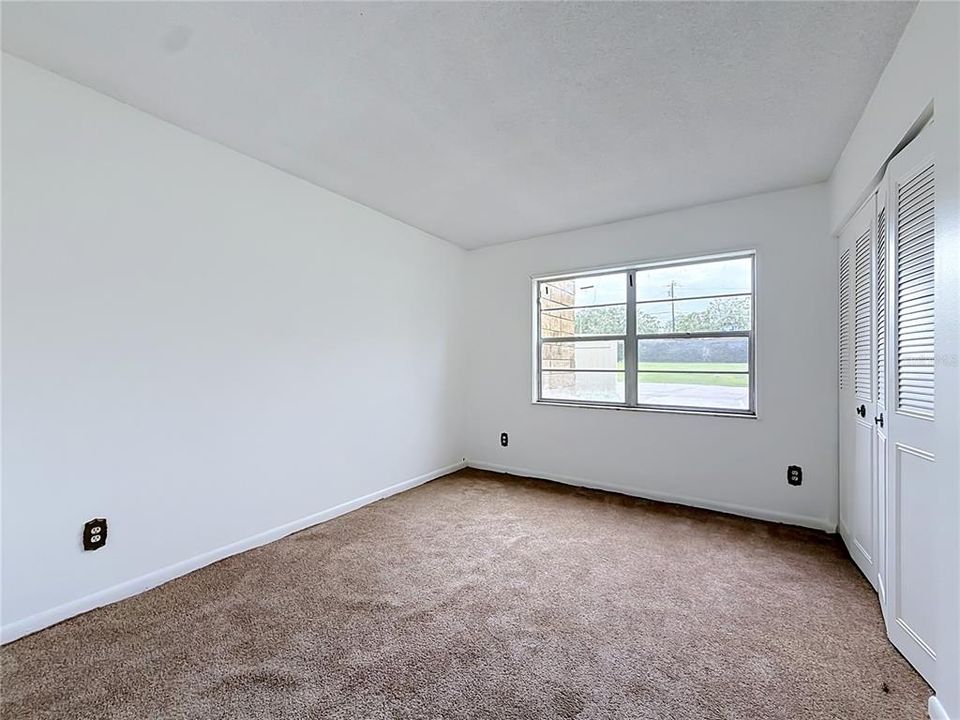 For Sale: $123,900 (2 beds, 2 baths, 1148 Square Feet)