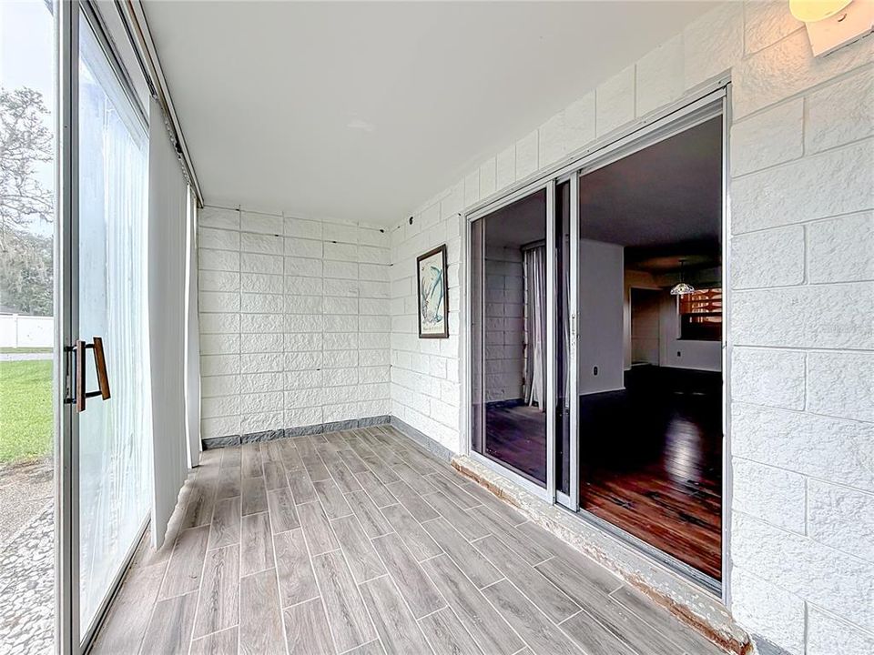 For Sale: $123,900 (2 beds, 2 baths, 1148 Square Feet)