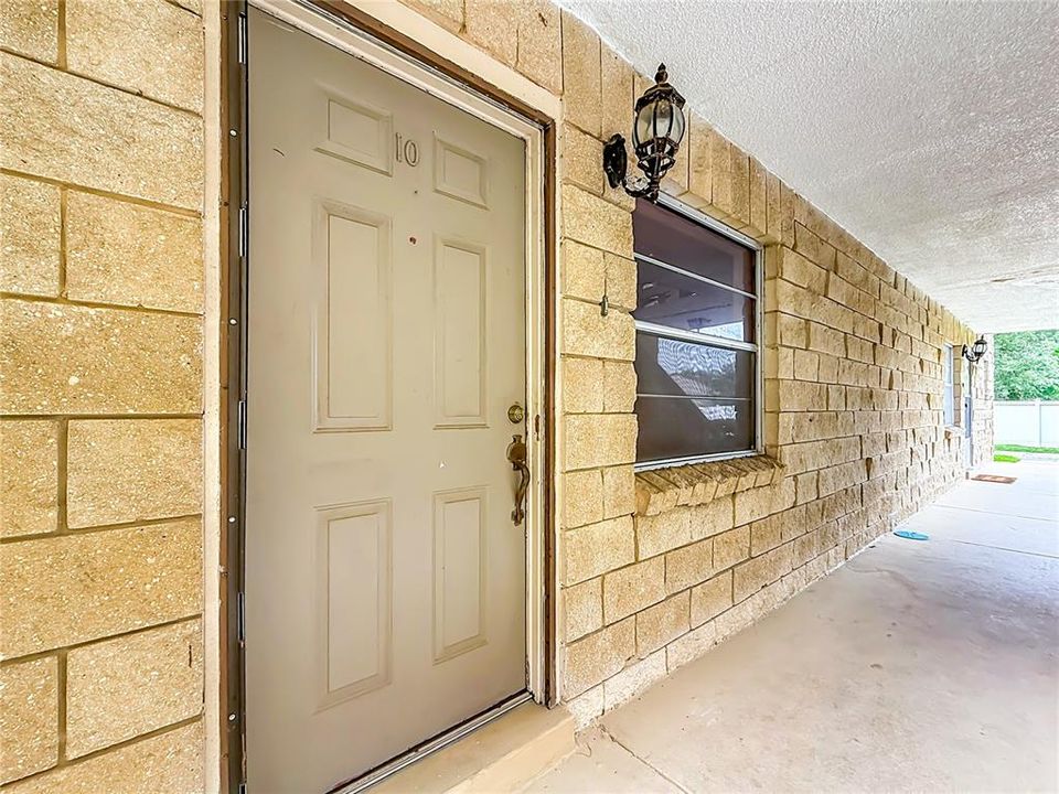 For Sale: $123,900 (2 beds, 2 baths, 1148 Square Feet)