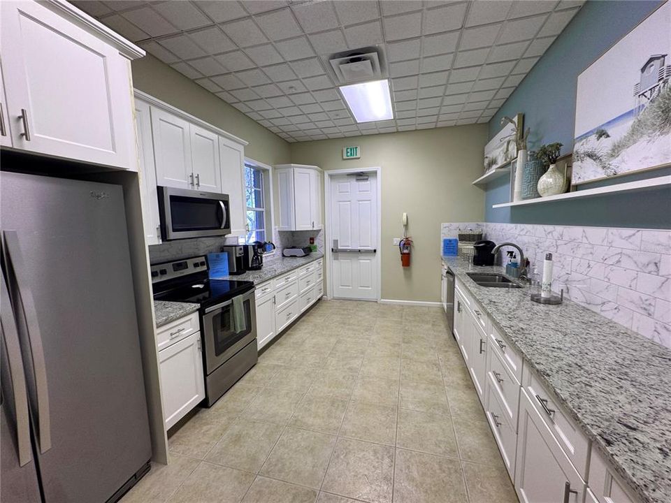 For Sale: $365,000 (3 beds, 2 baths, 1621 Square Feet)
