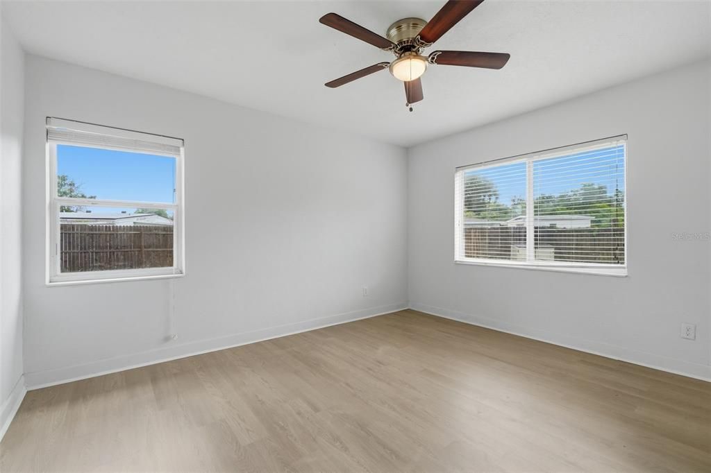 For Rent: $3,500 (6 beds, 2 baths, 1797 Square Feet)