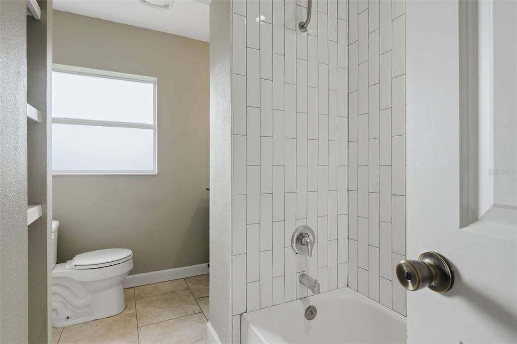 For Rent: $3,500 (6 beds, 2 baths, 1797 Square Feet)